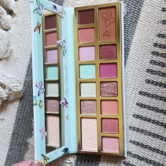 New Too Faced eye shadow palette Too Femme beautiful spring summer shades - Picture 2 of 7